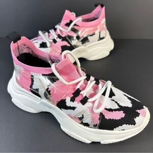 ShoeDazzle Vibrant Pink and Black Knit Sneakers 6-7